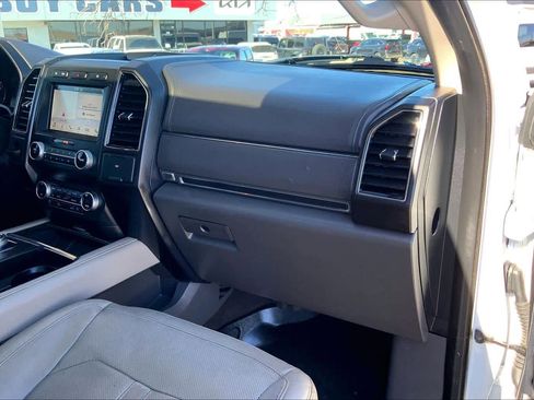 Used 2019 Ford Expedition Limited image 18