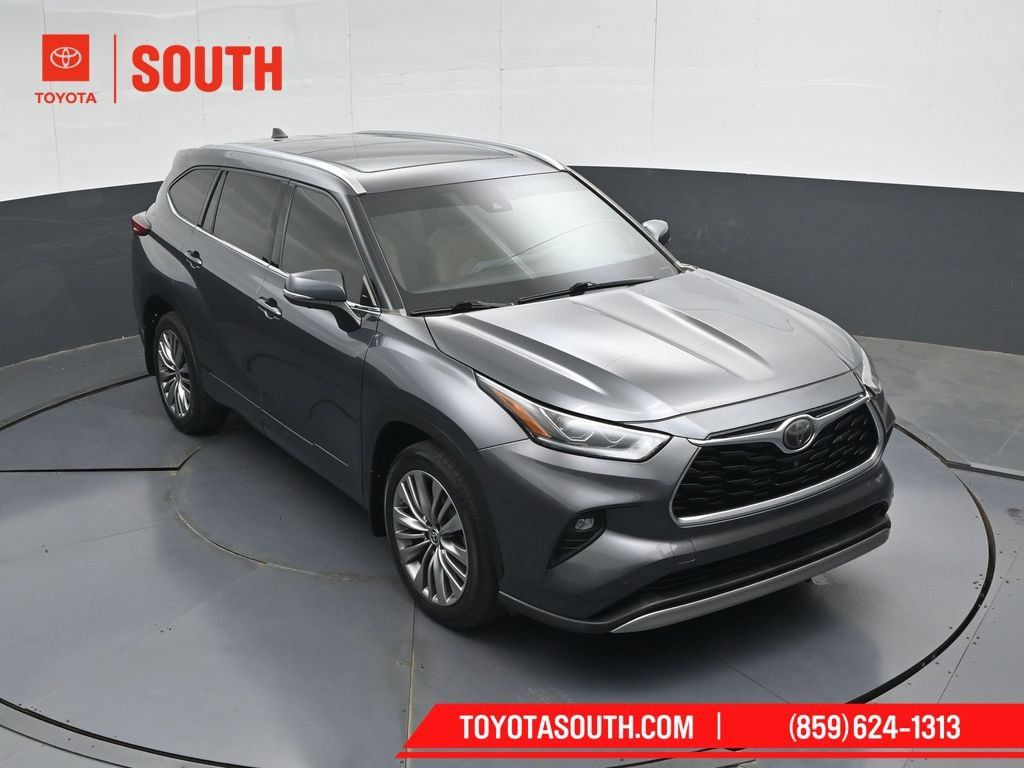 Used 2020 Toyota Highlander Platinum AWD/4WD image 49