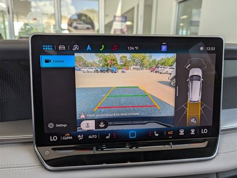 New 2025 Volkswagen Tiguan SE image 26