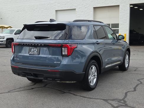 Used 2025 Ford Explorer Active AWD/4WD image 14