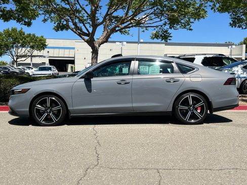 Used 2024 Honda Accord Sport image 3