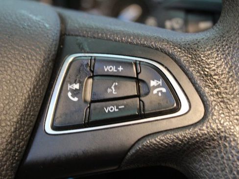 Used 2018 Ford Focus SE image 18