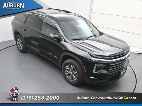 Used 2024 Chevrolet Traverse LT w/ Trailering Package AWD/4WD image 27