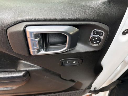 Used 2022 Jeep Wrangler Unlimited Sport AWD/4WD image 22