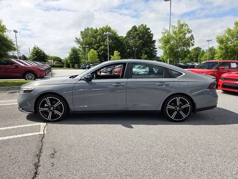 Used 2024 Honda Accord Sport image 3