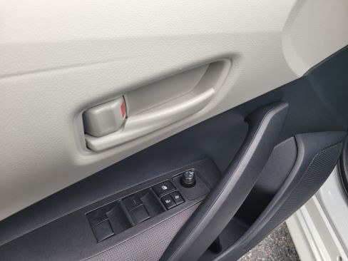 Certified 2025 Toyota Corolla LE image 17