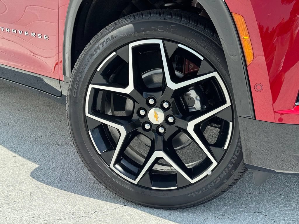 New 2026 Chevrolet Traverse High Country w/ LPO, Floor Liner Package FWD image 7