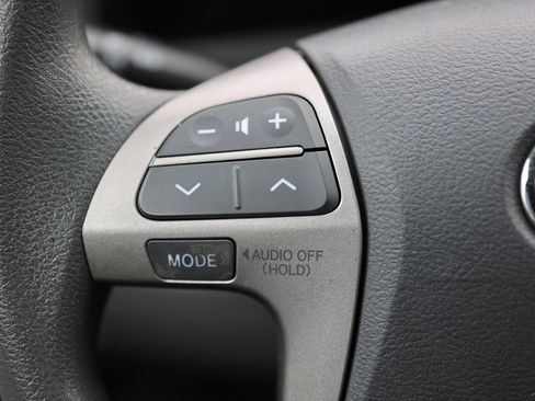 Used 2010 Toyota Camry LE image 33