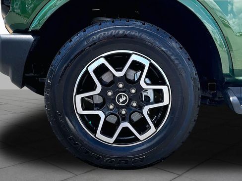 Used 2025 Ford Bronco Outer Banks AWD/4WD image 11