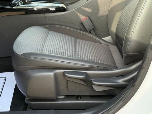 Used 2025 Chevrolet Trax LT image 14