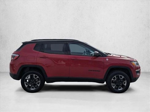Used 2018 Jeep Compass Trailhawk image 4