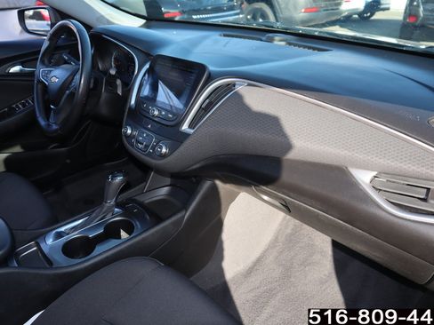 Used 2019 Chevrolet Malibu RS image 24