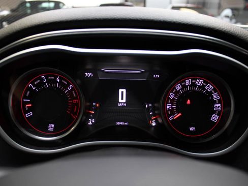 Used 2016 Dodge Challenger R/T Scat Pack w/ Leather Interior Group RWD image 8