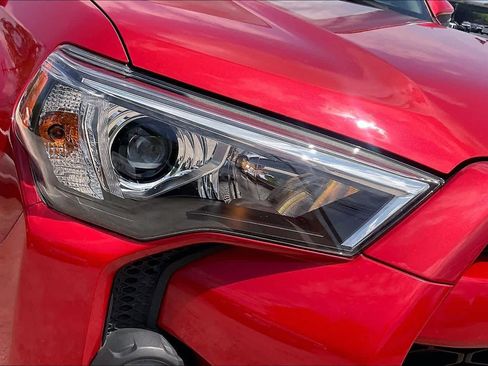 Used 2023 Toyota 4Runner SR5 Premium w/ Moonroof Package RWD image 28