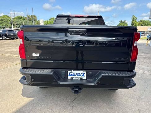 Used 2025 Chevrolet Silverado 1500 ZR2 w/ Dark Appearance Package AWD/4WD image 17