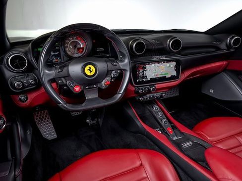 Used 2020 Ferrari Portofino image 5