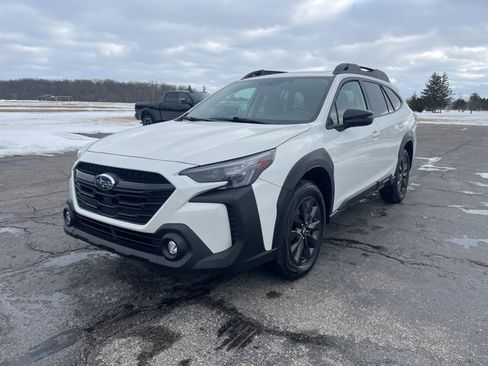 Used 2025 Subaru Outback Onyx Edition image 7