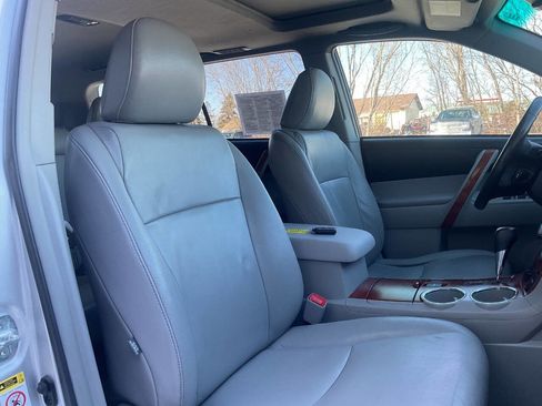 Used 2010 Toyota Highlander Limited image 39