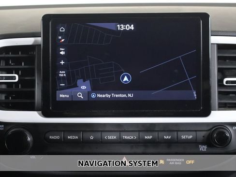 Certified 2023 Hyundai Venue Limited FWD image 3