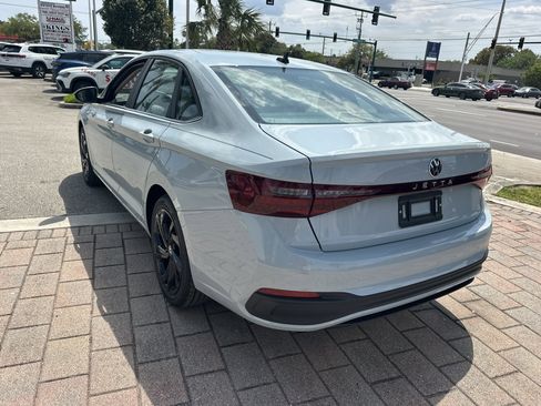 New 2026 Volkswagen Jetta SE image 8
