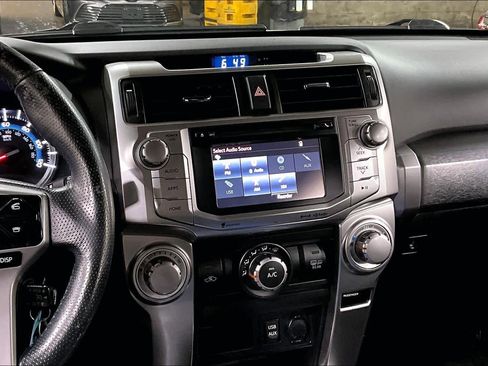 Used 2017 Toyota 4Runner SR5 AWD/4WD image 7