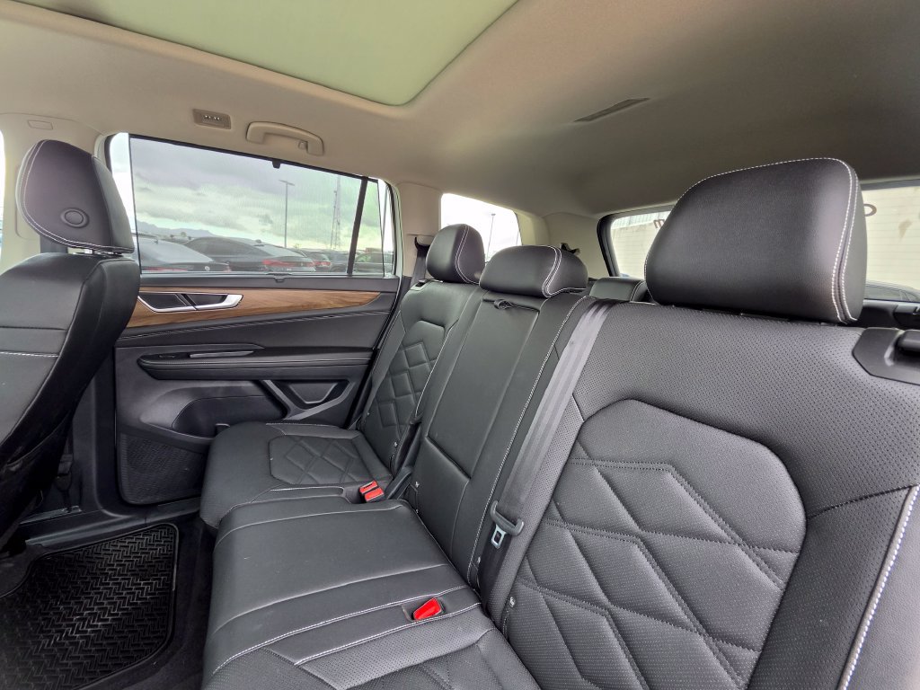 Certified 2026 Volkswagen Atlas SE FWD image 23