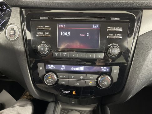 Used 2015 Nissan Rogue SV image 21