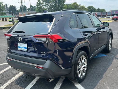 Used 2021 Toyota RAV4 XLE Premium AWD/4WD image 10