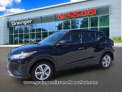 Used 2023 Nissan Kicks S FWD image 2