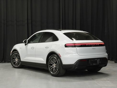 Certified 2025 Porsche Macan Electric RWD image 4
