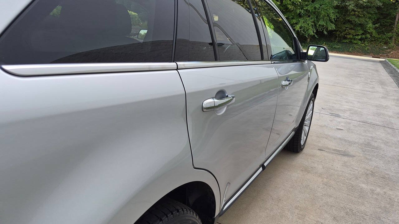 Used 2015 Lincoln MKX AWD w/ Equipment Group 102A image 17