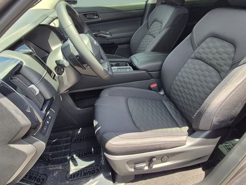Used 2026 Nissan Pathfinder SV FWD image 22