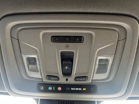 Used 2023 Chevrolet Silverado 1500 LT w/ Z71 Off-Road Package image 38