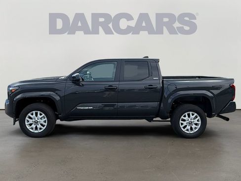 Used 2026 Toyota Tacoma SR5 AWD/4WD image 4