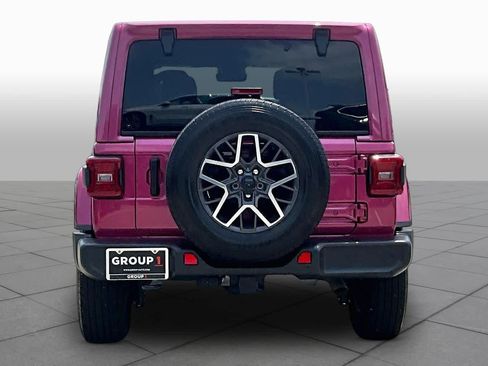 Used 2024 Jeep Wrangler Unlimited Sahara w/ Technology Group AWD/4WD image 4