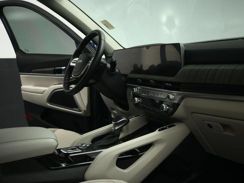 Certified 2024 Kia Telluride EX w/ EX Captain's Chair Package FWD image 58