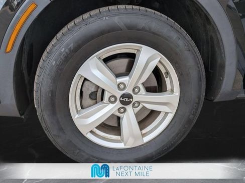 Used 2023 Kia Sorento LX AWD/4WD image 29