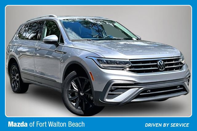 Used 2024 Volkswagen Tiguan SE FWD image 1