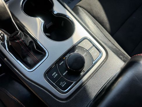 Used 2018 Jeep Grand Cherokee Trailhawk image 36