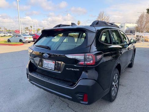 Used 2022 Subaru Outback AWD/4WD image 6