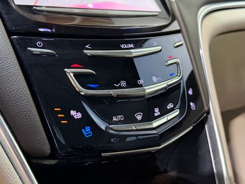 Used 2014 Cadillac XTS Luxury w/ Driver Awareness Package FWD image 31