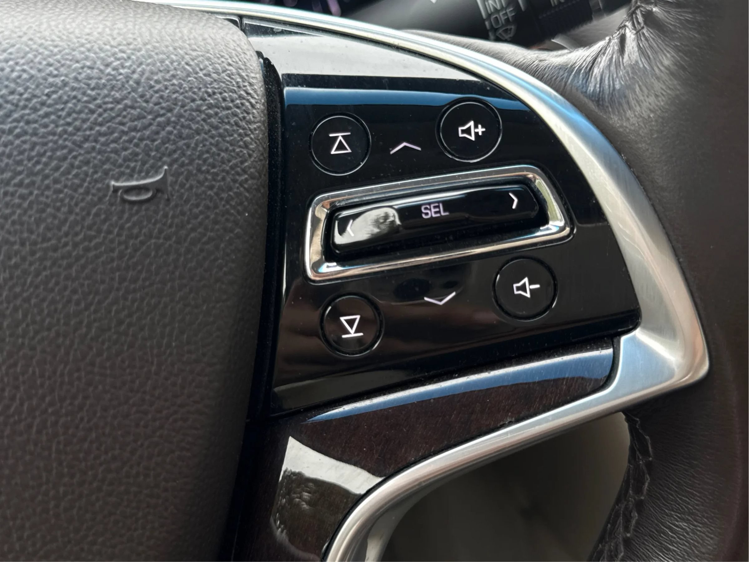 Used 2014 Cadillac XTS Luxury w/ Driver Awareness Package FWD image 25