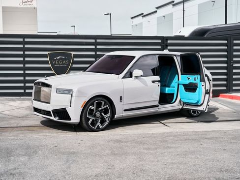 Used 2025 Rolls-Royce Cullinan Black Badge AWD/4WD image 5