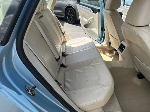 Used 2013 Volkswagen Passat 2.5 SE FWD image 33