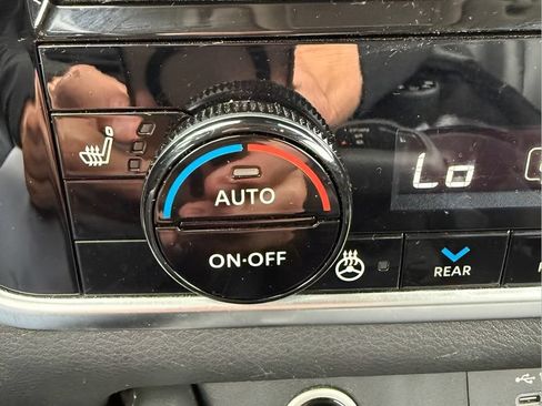 Used 2023 Nissan Rogue SL w/ SL Premium Package AWD/4WD image 28