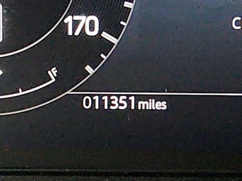 Used 2025 Land Rover Discovery Sport S image 14