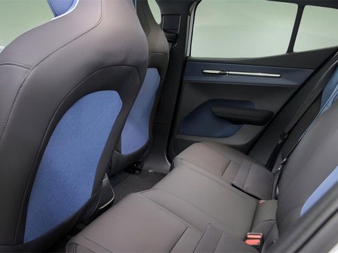 New 2026 Volvo EX30 Cross Country Ultra image 12