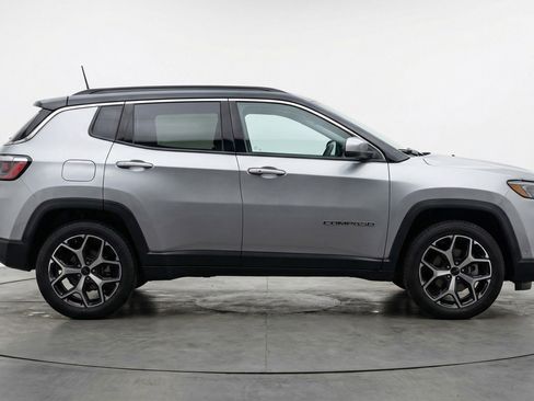 Used 2025 Jeep Compass Limited AWD/4WD image 11