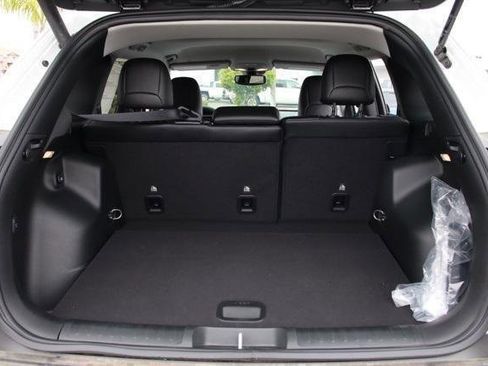 New 2023 Jeep Cherokee Altitude Lux image 17