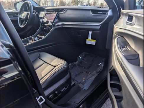 New 2025 Jeep Grand Cherokee L Limited w/ Luxury Tech Group II image 22